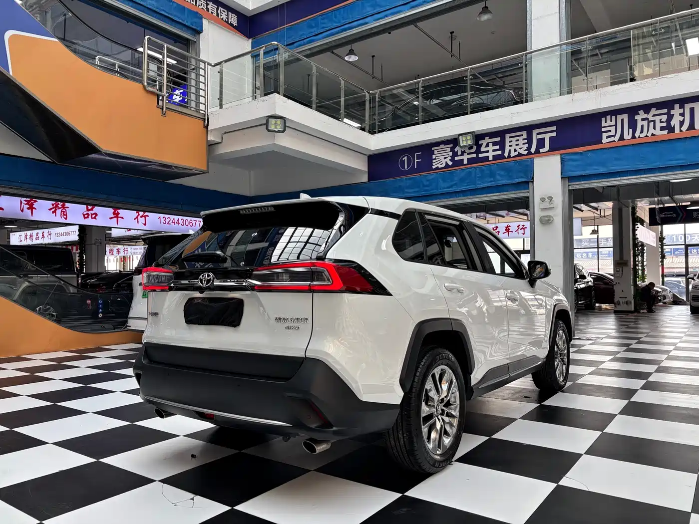 Toyota Wildlander 2021 2.0L CVT 4WD Luxury Edition фото 18