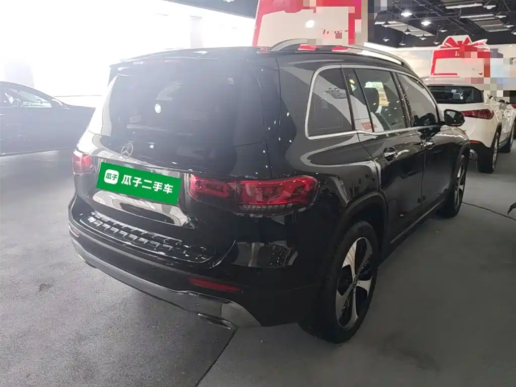 MERCEDES-BENZ GLB