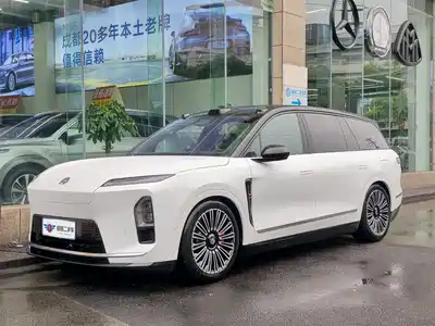 NIO ES8