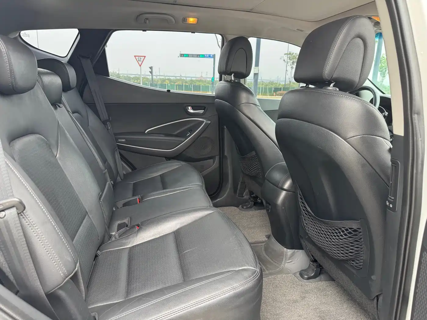 Hyundai Santa Fe 2013 Facelift 2.4L Automatic 4WD Smart фото 16