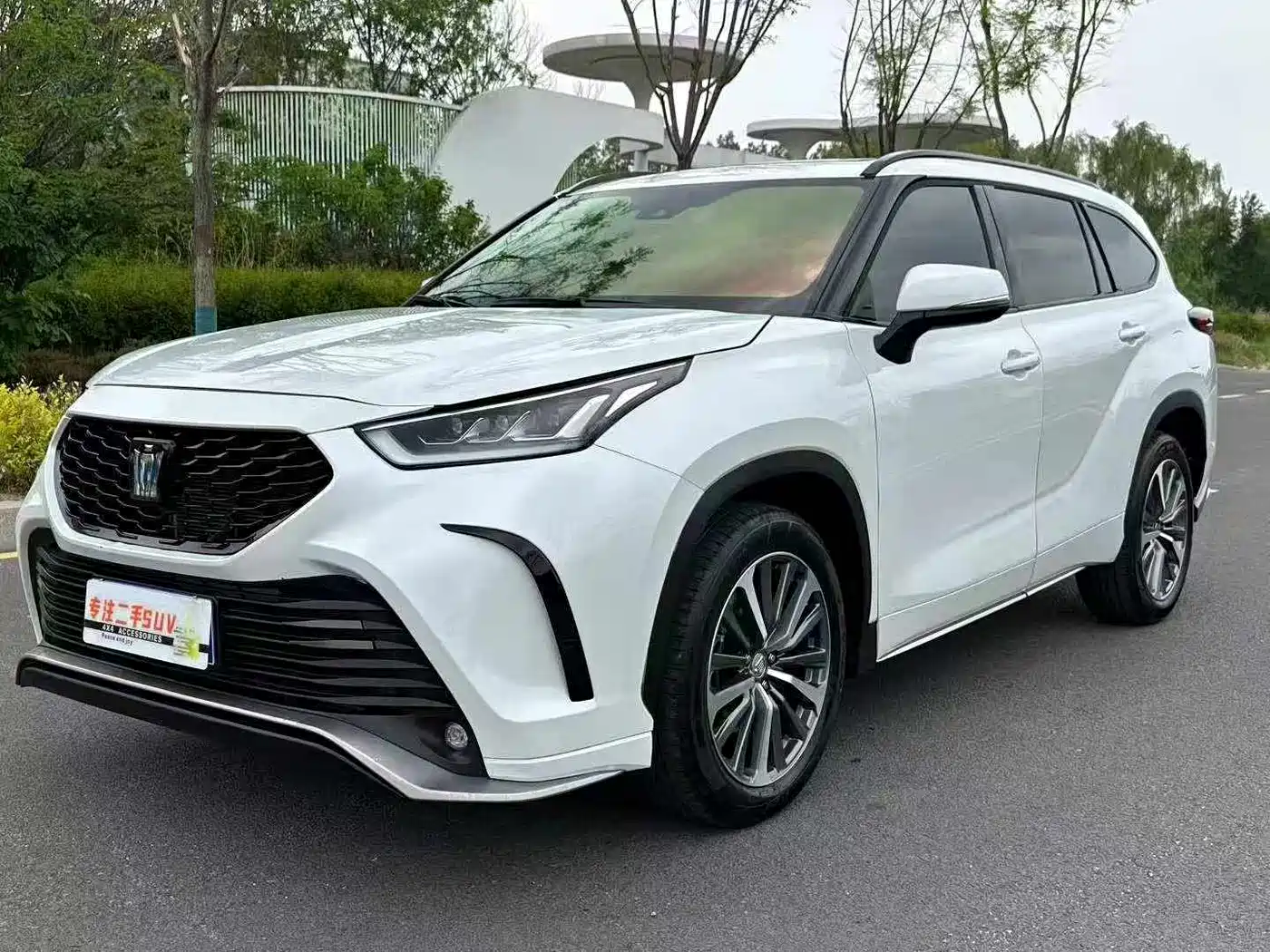 Toyota Crown Kluger 2024 2.5L HEV 4WD Luxury Edition фото 3