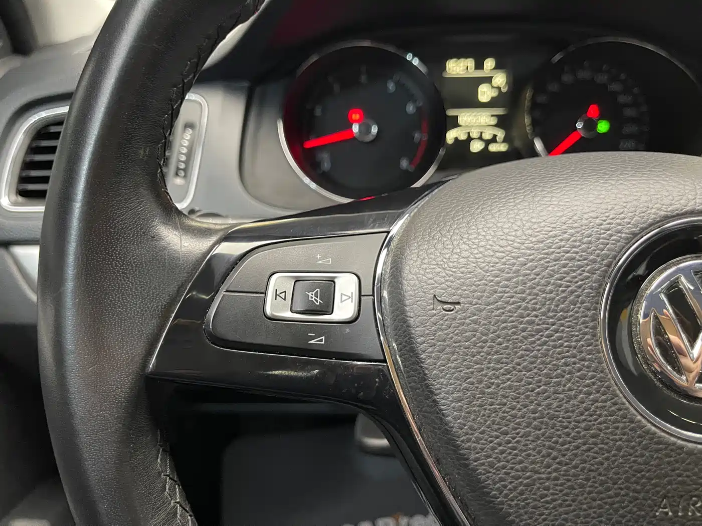 Volkswagen Lavida 2017 230TSI DSG Comfort Edition фото 15