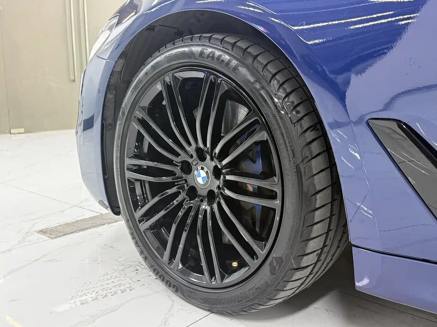 BMW 5 Series (Import) 2018 540i M Sport Package фото 6