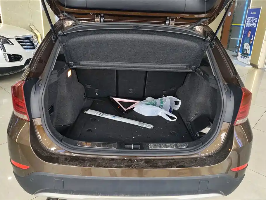 BMW X1 2015 Model sDrive18i Leading Advanced Edition фото 4