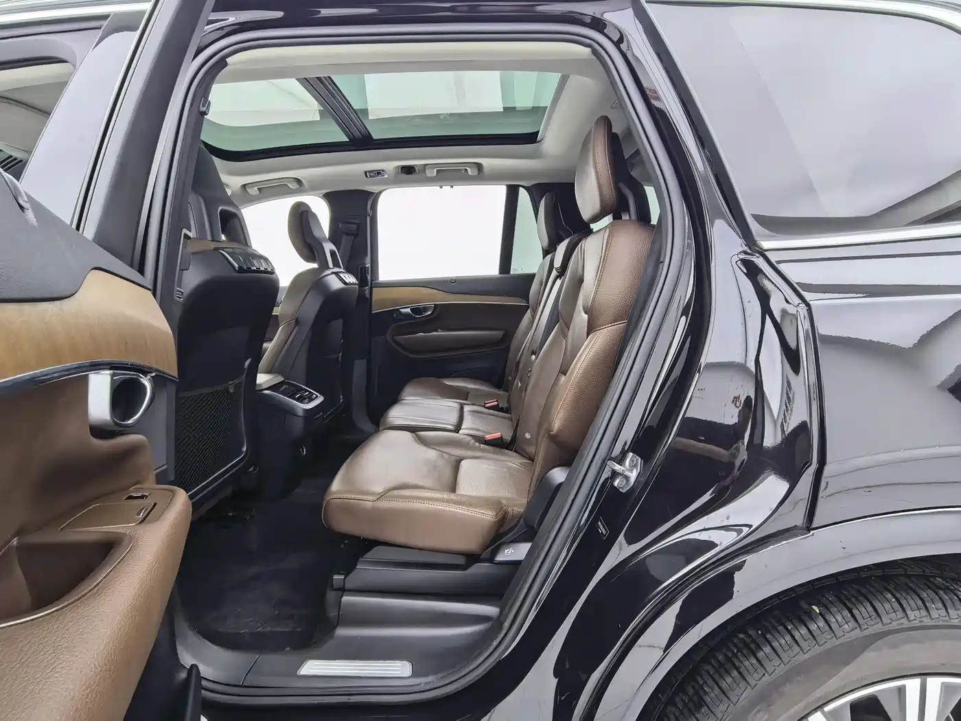 Фото 13 - Volvo XC90