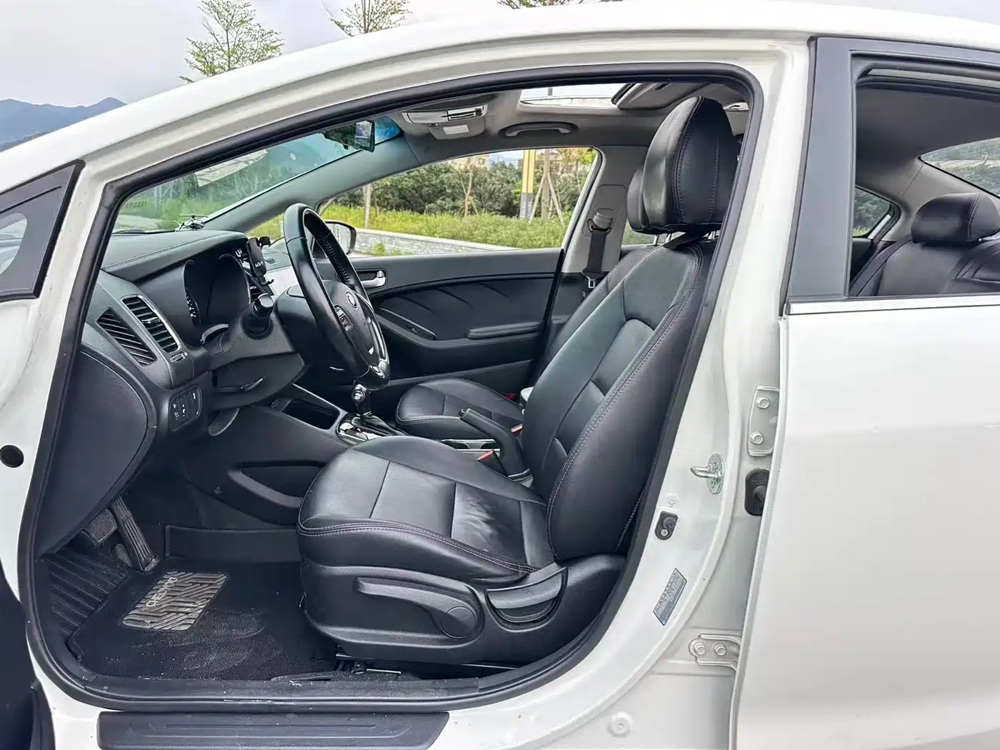 Kia K3 2016 1.6L Automatic GLS фото 23