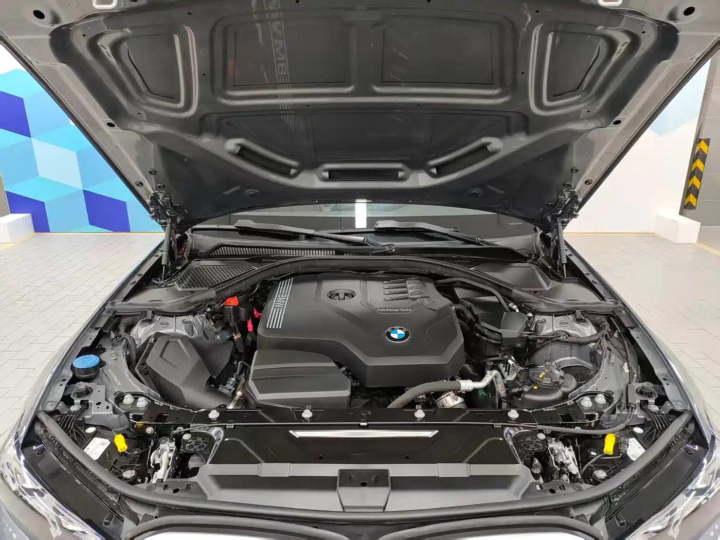 BMW 3 Series 2023 325Li M Sport Package фото 19