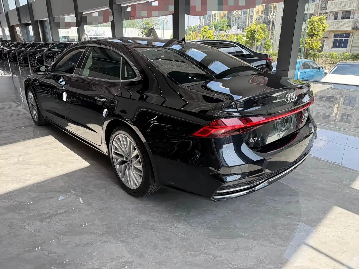 Audi A7L 2024 45TFSI S-line Dream Edition Crystal Package фото 8