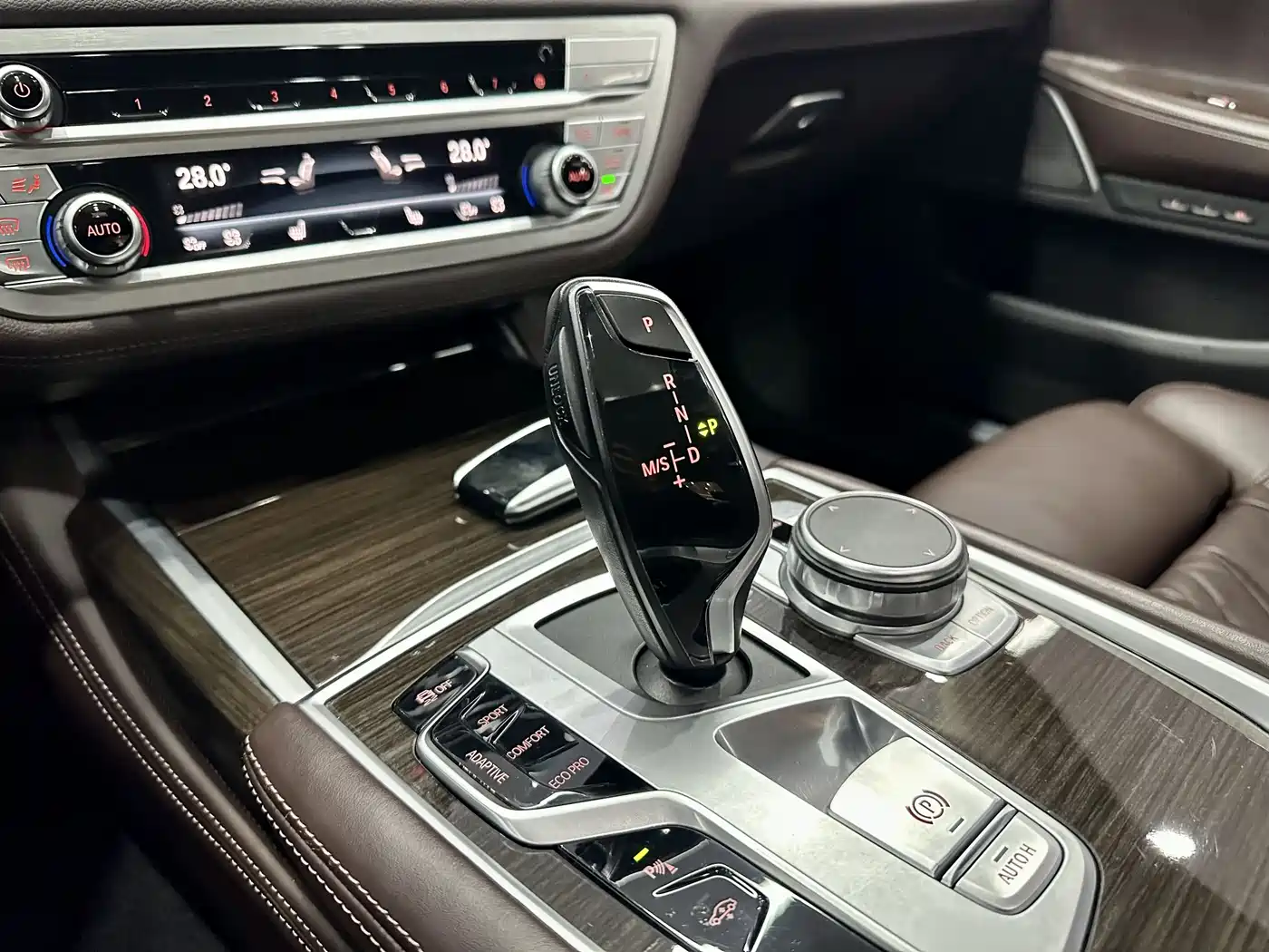 BMW 7 Series 2021 Model 730Li Luxury Package фото 21