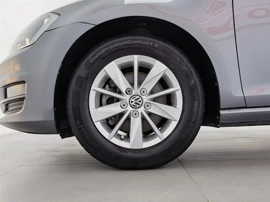 Volkswagen Golf 2014 1.6L Manual Fashion Type фото 17
