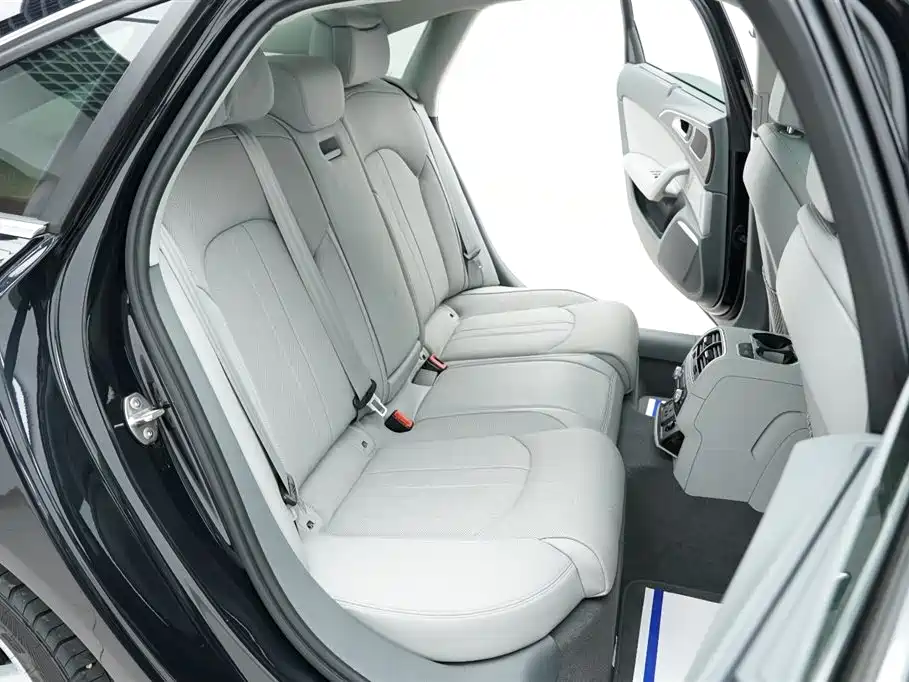 Audi A6L 2012 35 FSI quattro Luxury фото 29