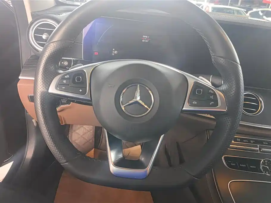 Mercedes-Benz E-Class 2018 E 200 L Sport фото 15