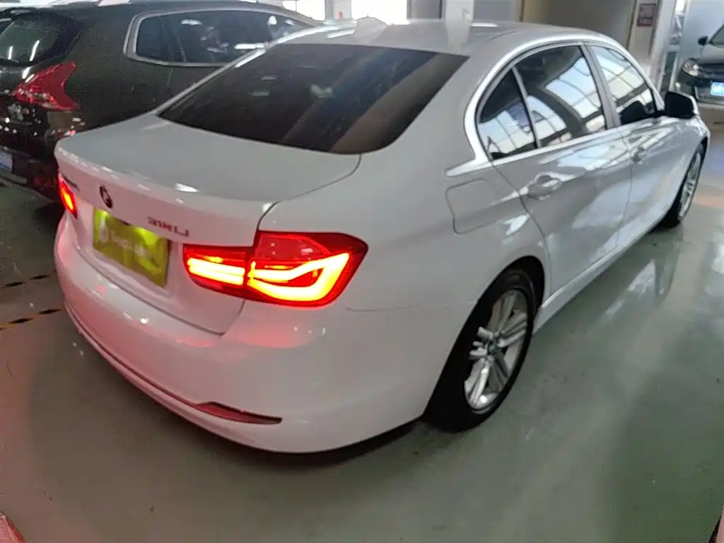 BMW 3 Series 2018 318Li фото 7
