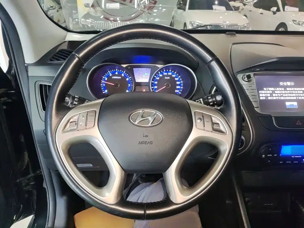 Hyundai Beijing Hyundai ix35 2013 2.0L Auto 2WD Smart GLS China IV фото 11