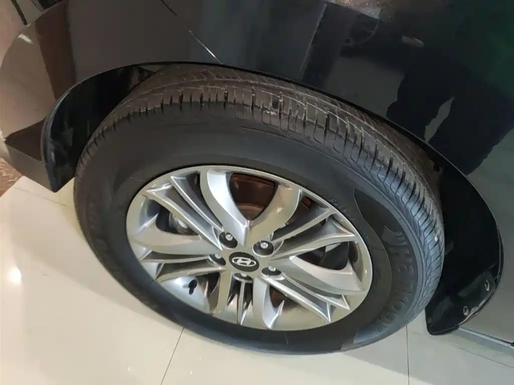 Hyundai Beijing Hyundai ix35 2013 2.0L Auto 2WD Smart GLS China IV фото 23