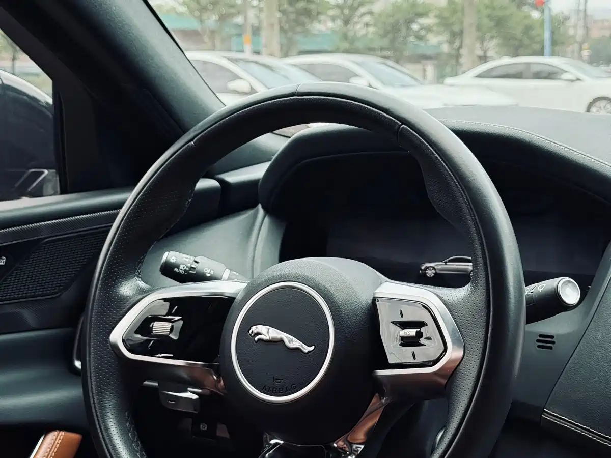 Jaguar XEL 2023 2.0T 250PS R-DYNAMIC S Progressive Sport фото 29