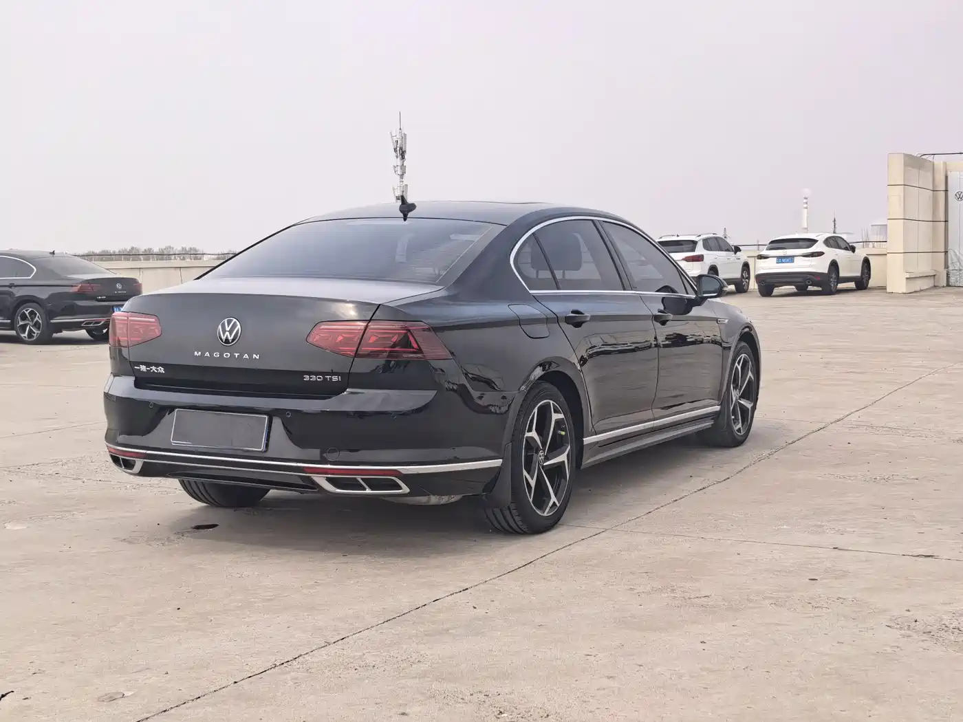 Volkswagen Magotan 2023 Model 2 Million Commemorative Edition 330TSI DSG Luxury фото 7