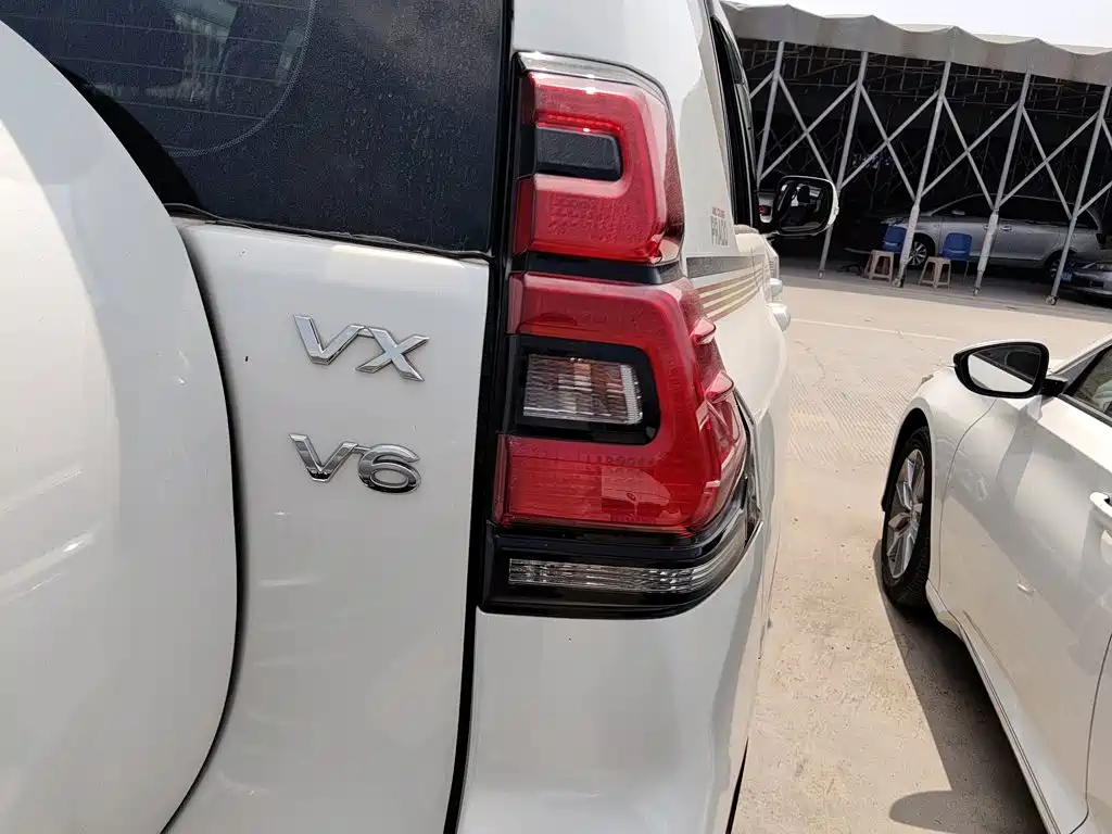 Toyota Prado 2020 2019 3.5L Automatic TX-L Zunxiang Edition with Rear-mounted Spare Tire