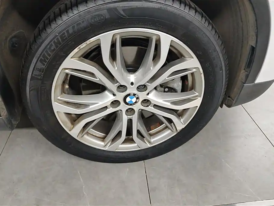 BMW X1 2018 sDrive20Li Leading Model фото 6