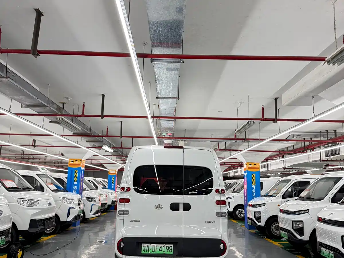 SAIC Maxus Dana V1 2025 Model V1+ Long Wheelbase High Roof Multi-Purpose Edition (62kWh) фото 6