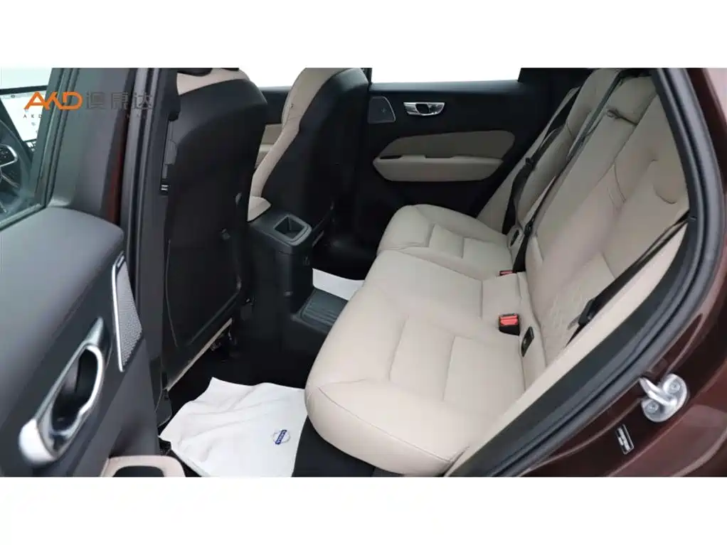 Volvo XC60 Plug-in Hybrid 2026 Plug-in Hybrid Long Range AWD Intelligent Premium Edition фото 7