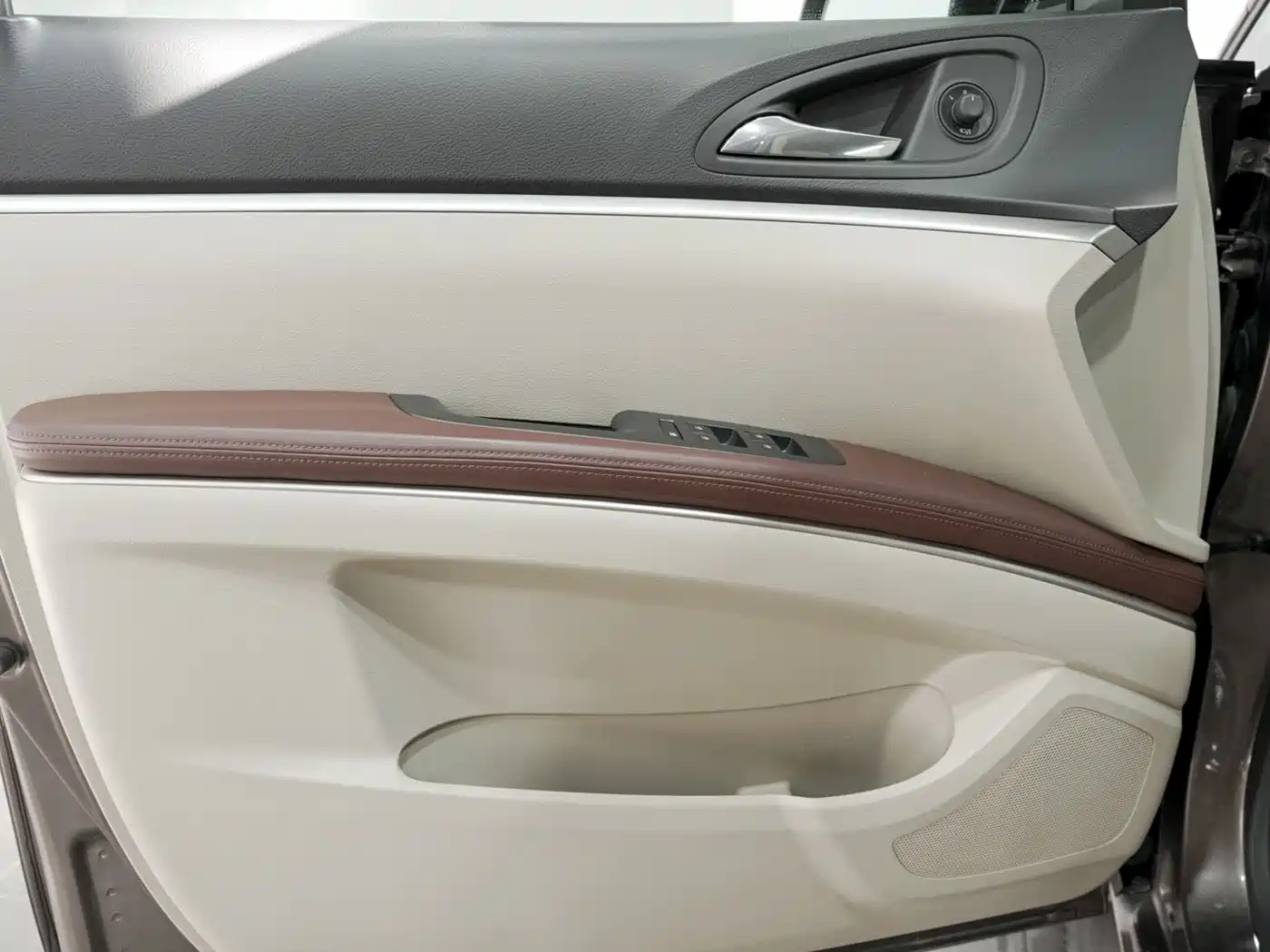 Buick GL8 2017 25S Premium Model China V фото 14