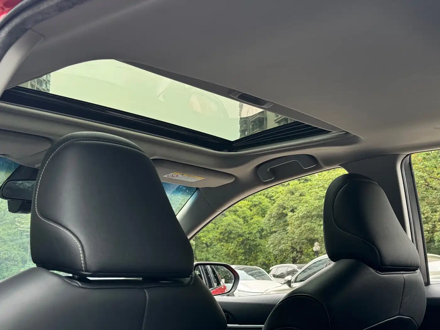 Toyota Camry 2018 2.5S Trend Edition фото 16