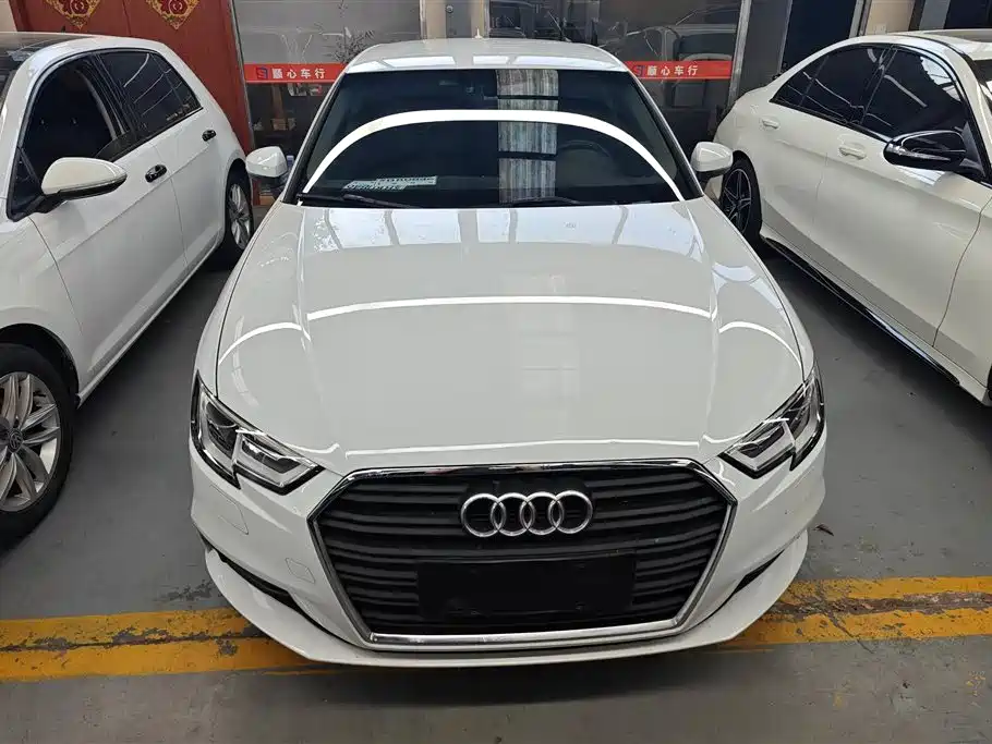 Audi A3 2018 30th Anniversary Sportback 35 TFSI Progressive фото 2