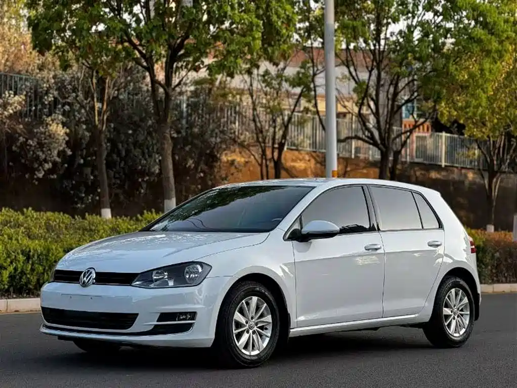 Volkswagen Golf 2016 1.6L Automatic Fashion