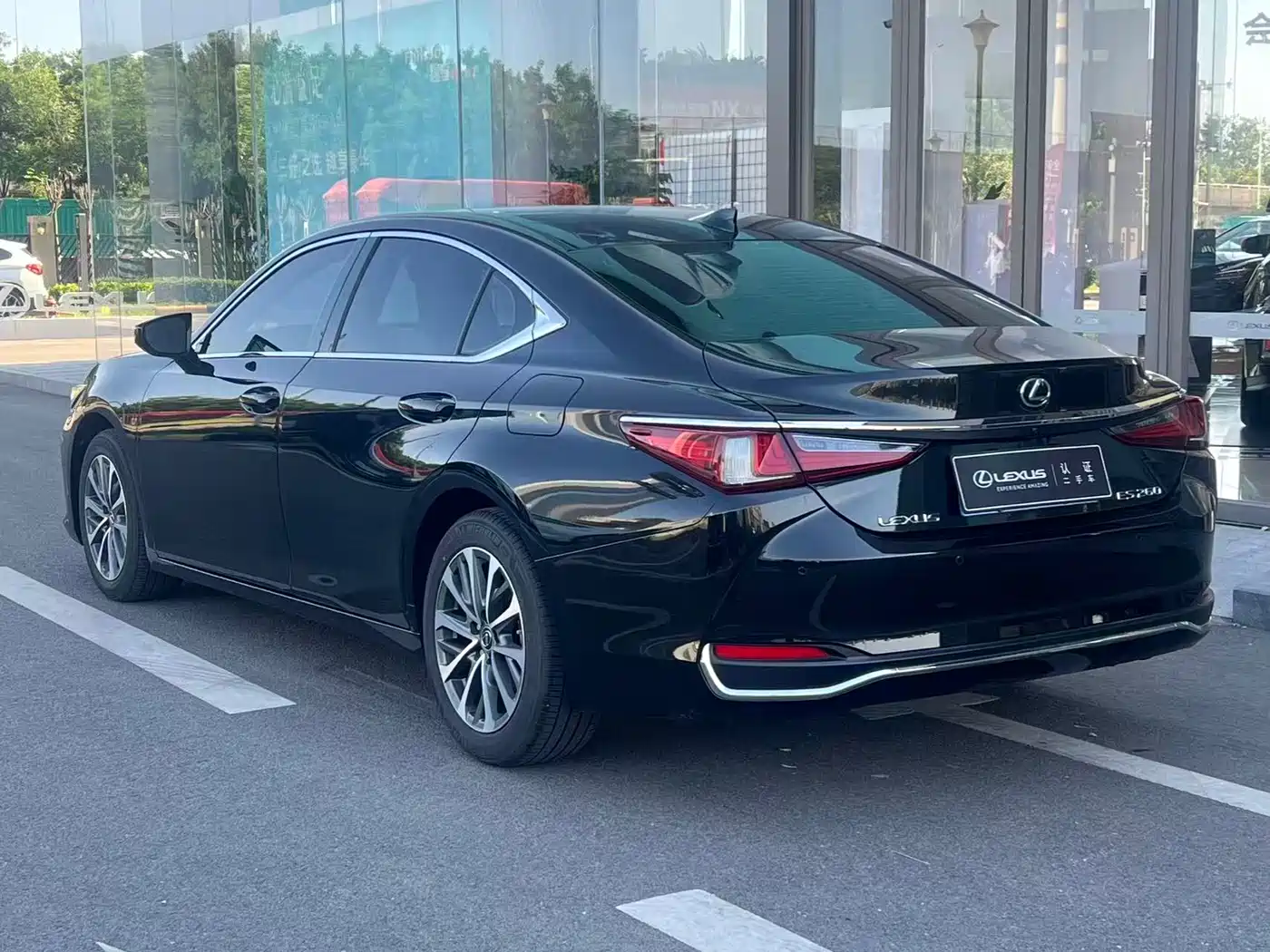 Lexus ES 2023 260 Excellence фото 9