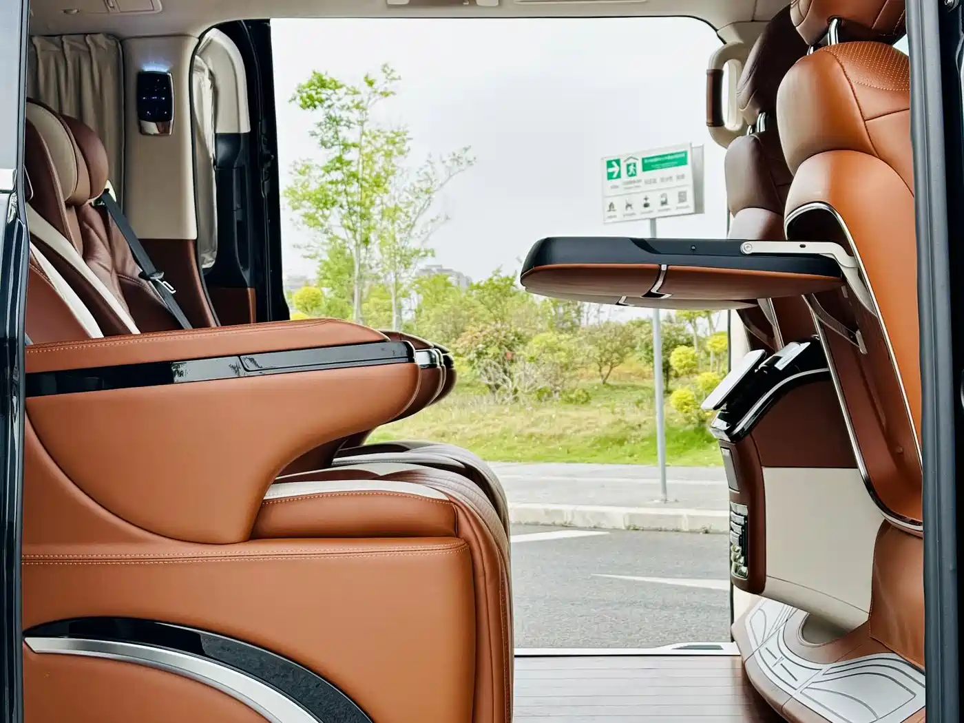 Mercedes-Benz Vito 2023 2.0T Business 7-Seater фото 14