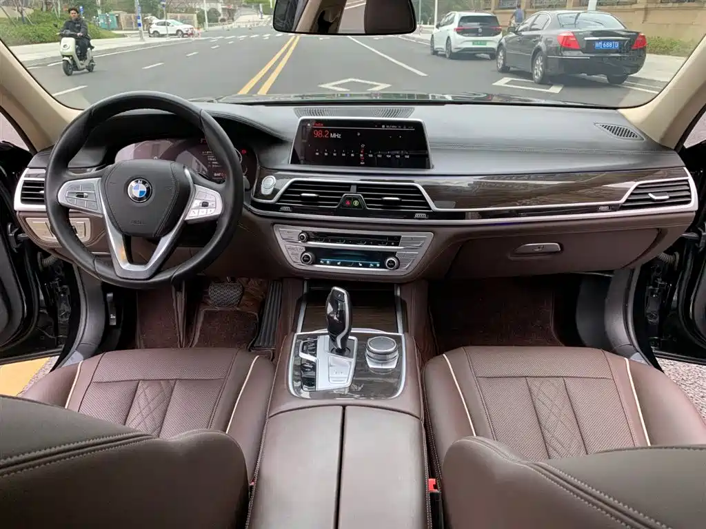 BMW 7 Series 2021 Model 730Li Luxury Package фото 19
