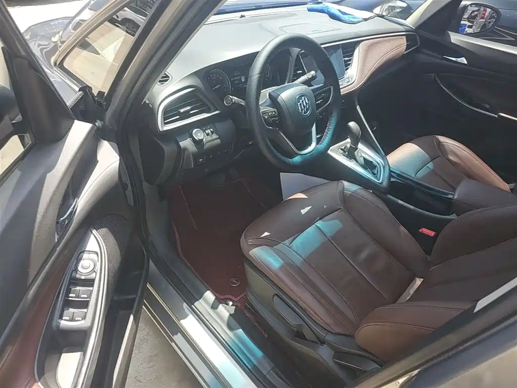 Buick GL6 2018 18T 6-Seater Premium фото 16