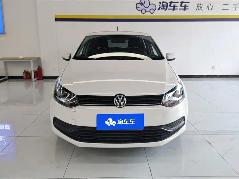 Volkswagen Polo 2016 1.4L Automatic Trend фото 2