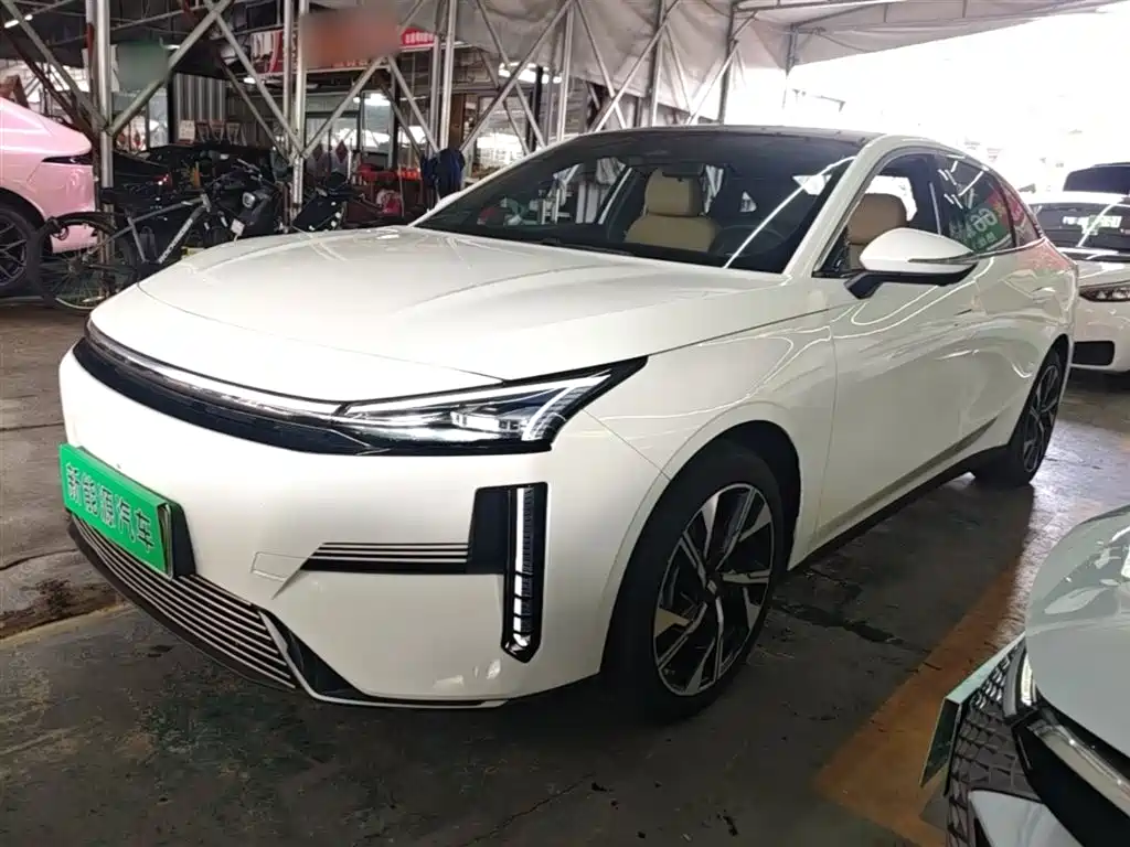 Geely Galaxy Galaxy L6 2023 125km Starship