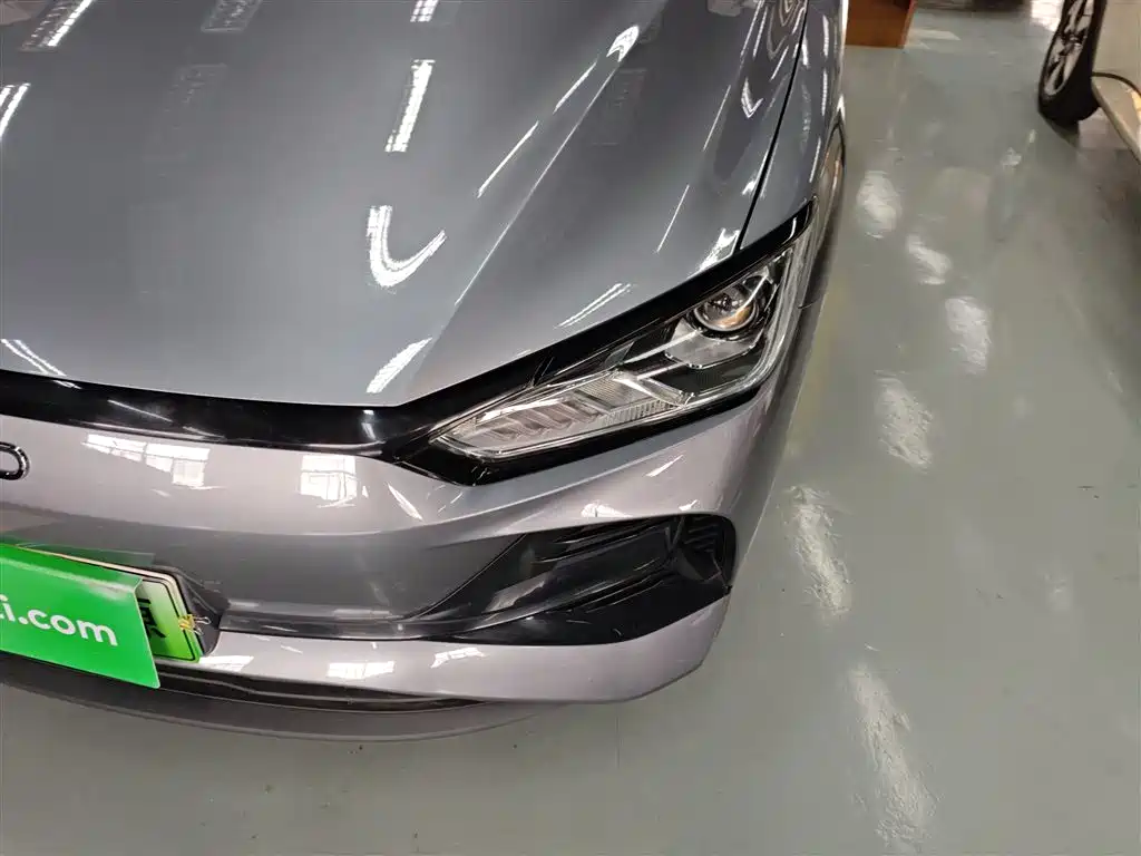 BYD E2