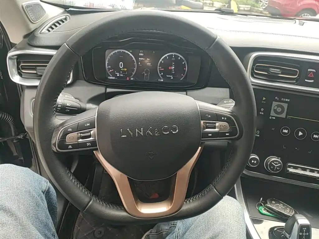 Lynk & Co 01 2017 2.0T 2WD Pro Version фото 11