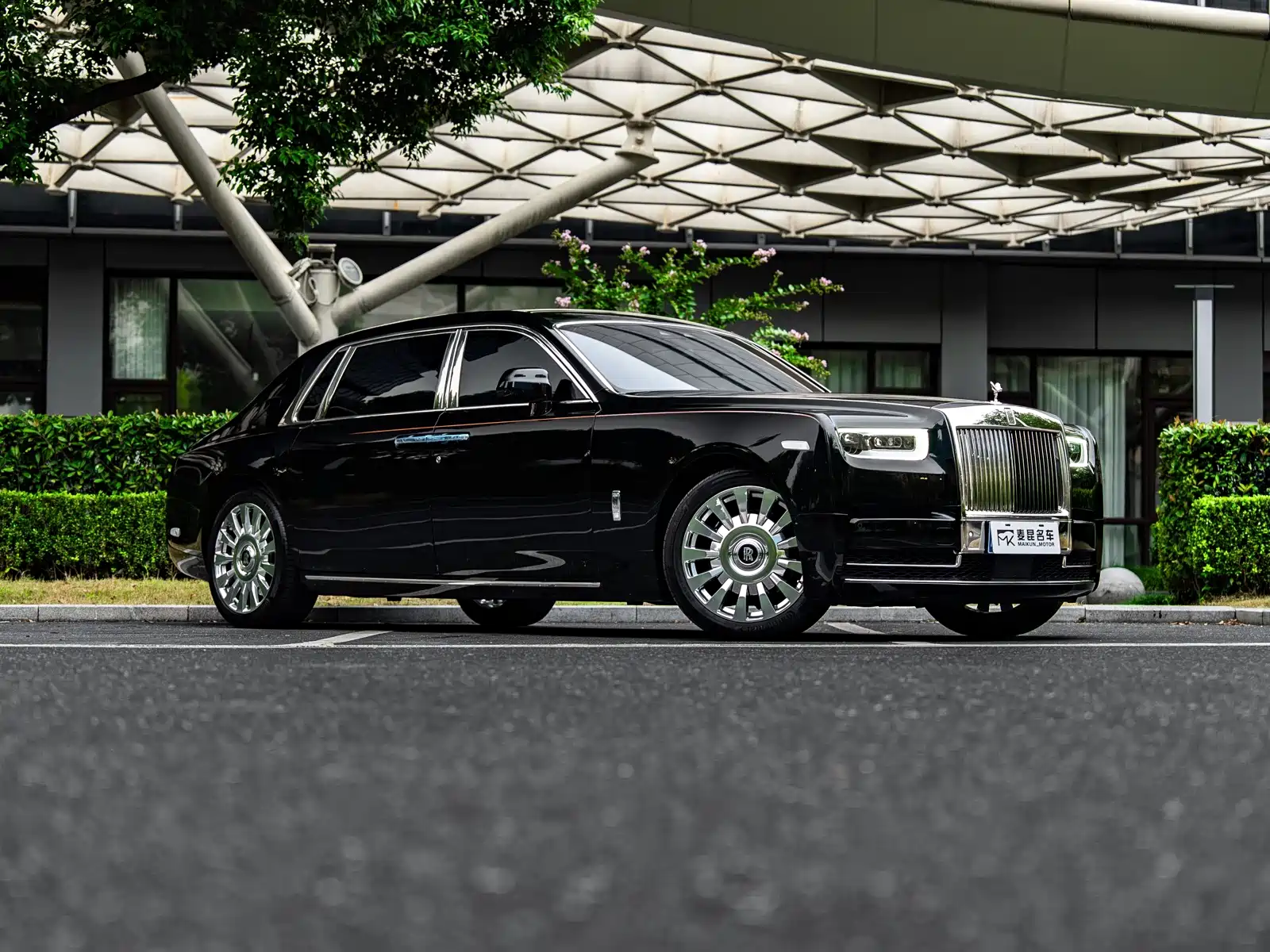Фото 3 - Rolls-Royce Phantom