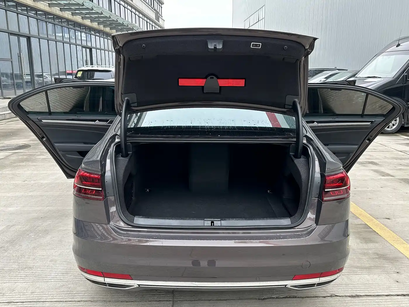 Volkswagen Phideon 2018 Facelift 380TSI FWD Flagship фото 8