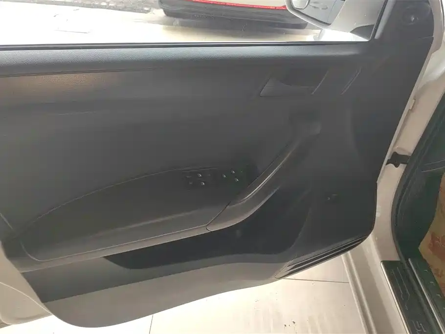Volkswagen Santana 2015 1.4L Manual Trend Edition фото 7