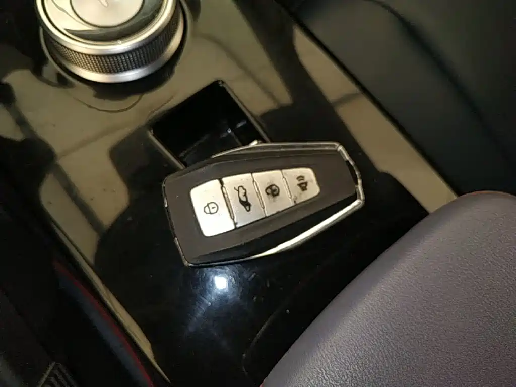 Фото 9 - Geely Geometry E Firefly