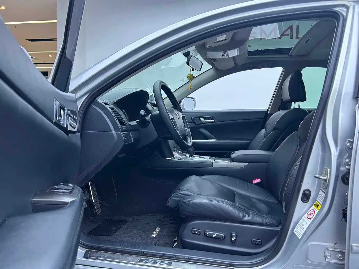 Toyota Reiz 2009 2.5S AVX Edition фото 4