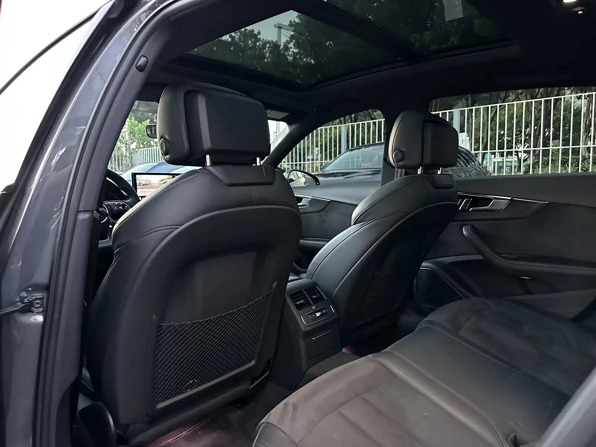 Фото 13 - Audi A4L