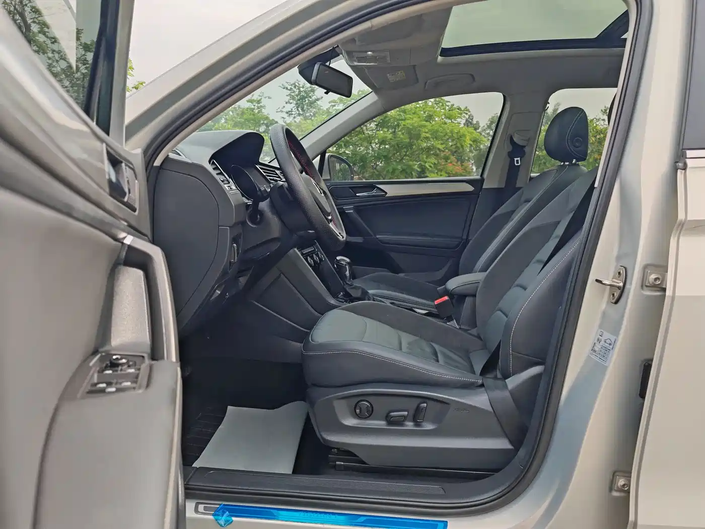 Volkswagen Tiguan L 2019 330TSI Automatic 2WD Panorama Comfort Edition China VI фото 11