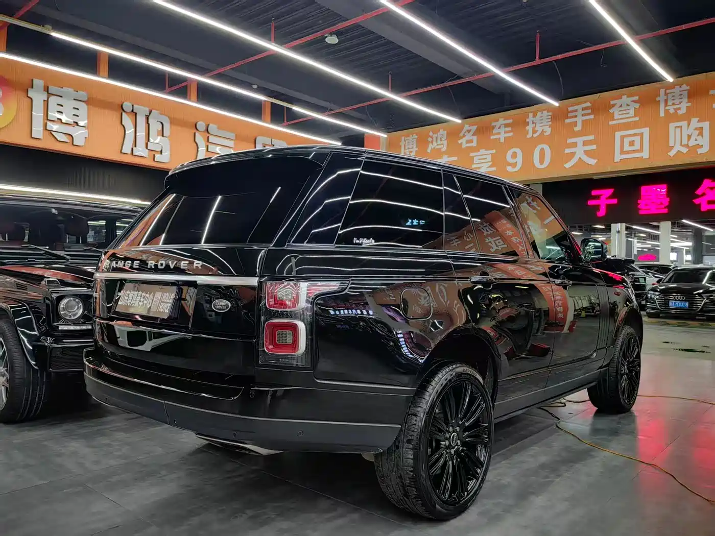 Land Rover Range Rover 2018 3.0 SC V6 Vogue Heritage Edition фото 15
