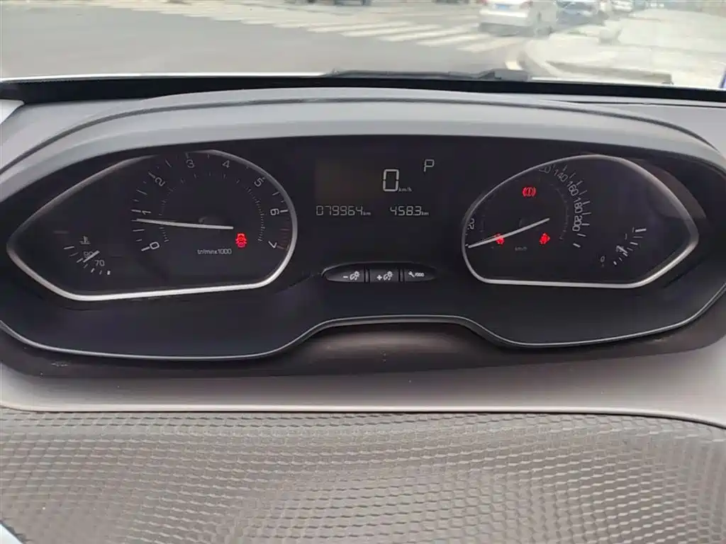 Peugeot 2008 2014 1.6L Automatic Fashion Edition фото 12