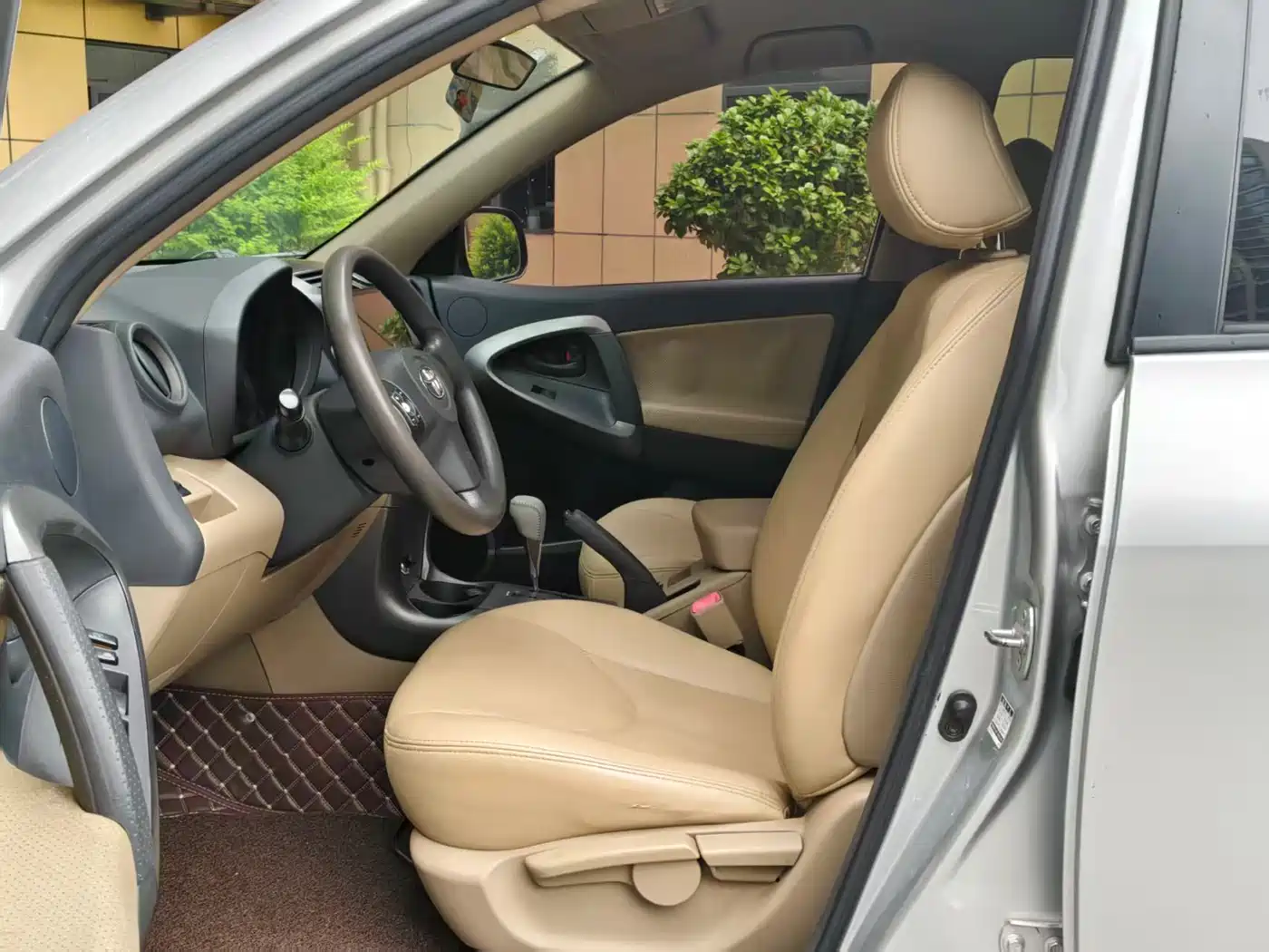 Toyota RAV4 Rongfang 2013 Special Edition 2.0L Auto Classic фото 8