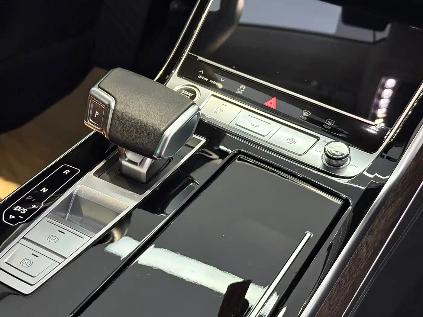 Audi A8 2023 A8L 55 TFSI quattro Flagship фото 9