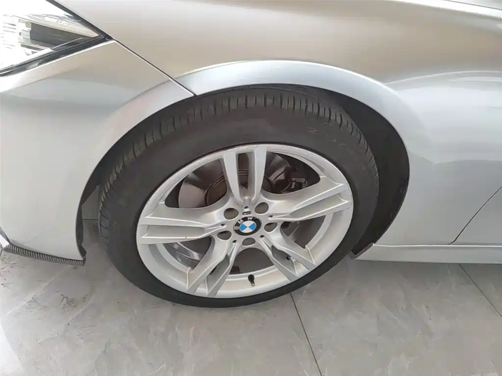 BMW 3 Series 2017 320Li M Sport фото 23