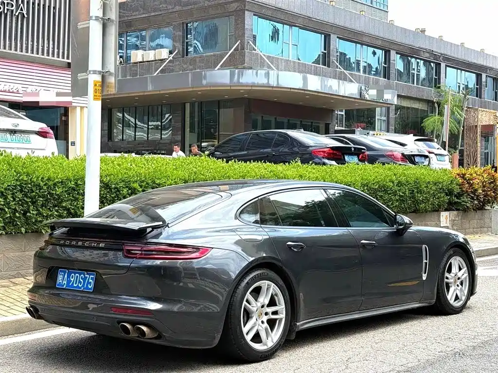 Porsche Panamera 2017 Panamera Executive Long Wheelbase 3.0T фото 11